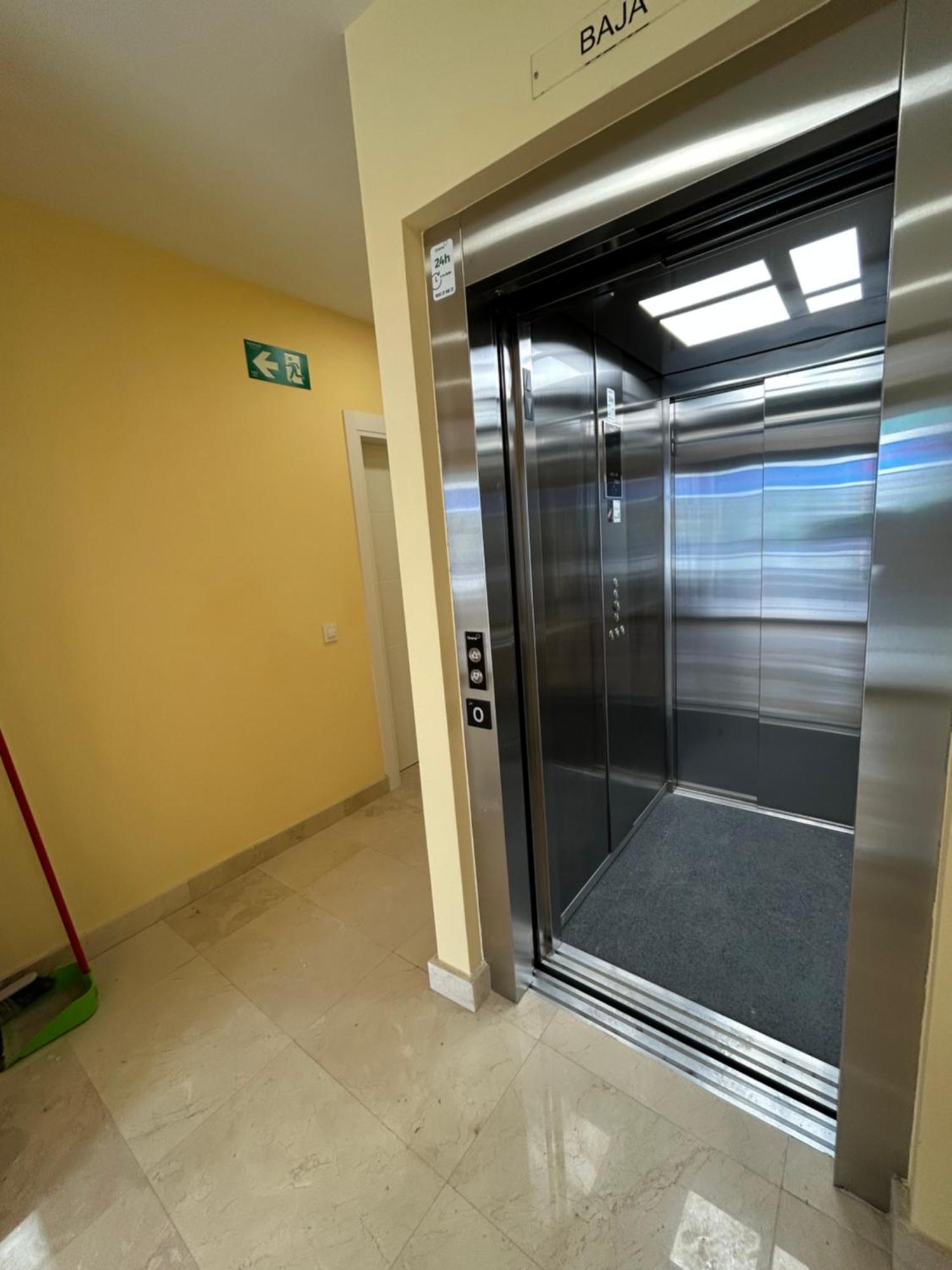 Apartamentos Turisticos Aeropuerto Barajas マドリード エクステリア 写真